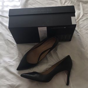 Banana Republic Black Madison Pumps Size 8.5